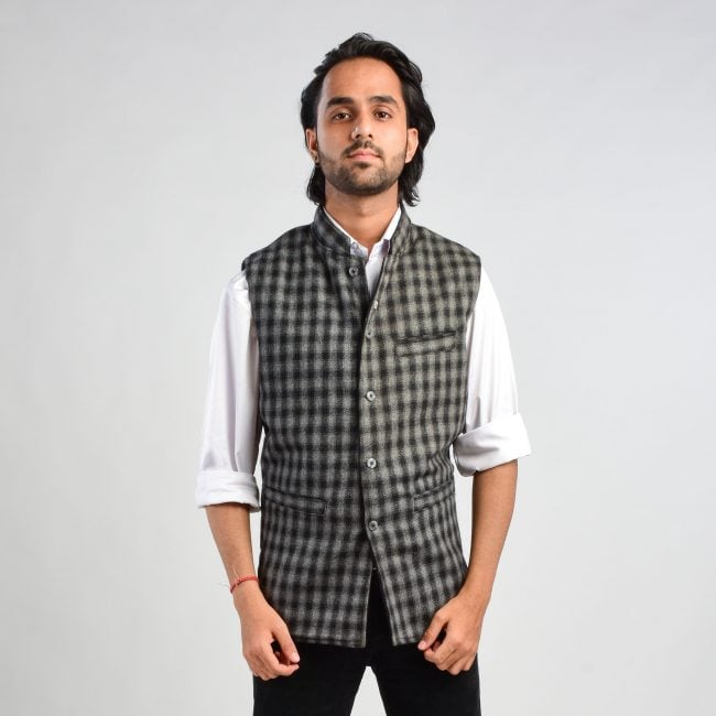 Handloom Woolen Checks Waist Coat - 40