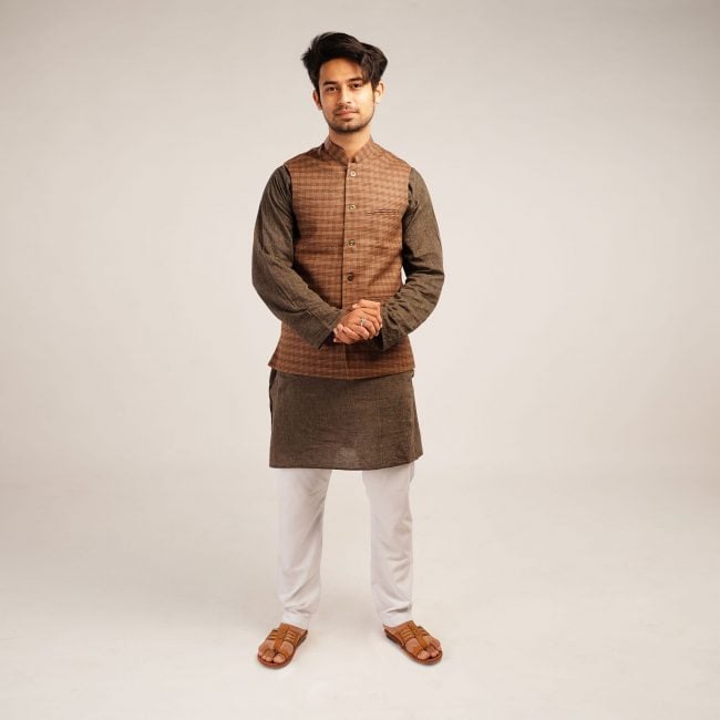 Handloom Woolen Checks Waist Coat - 38