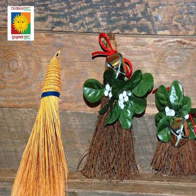 BROOM NATURAL FIBRE GRASS STICK