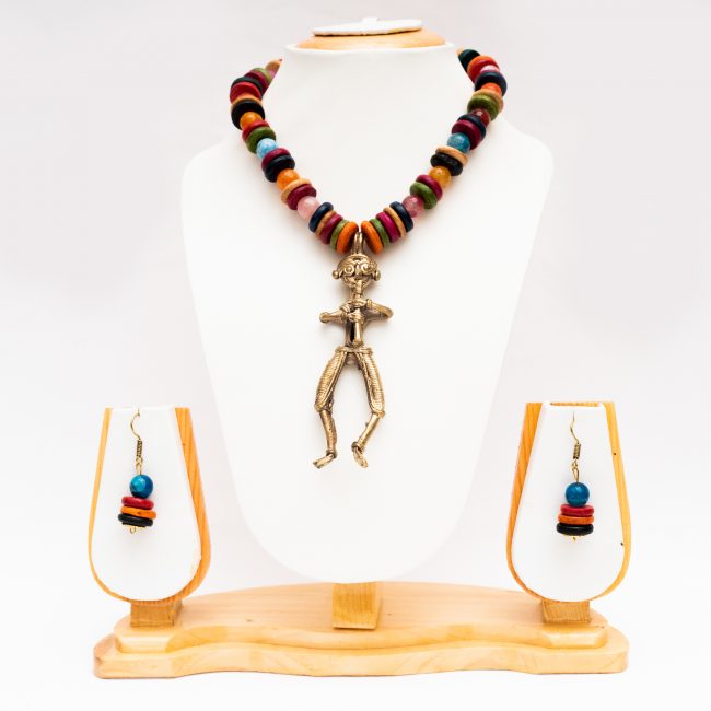 Handcrafted Necklace with Pendant and Earings PINK