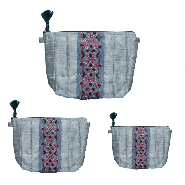 Handcrafted Cotton And Sponge Gray Travelling Kit
