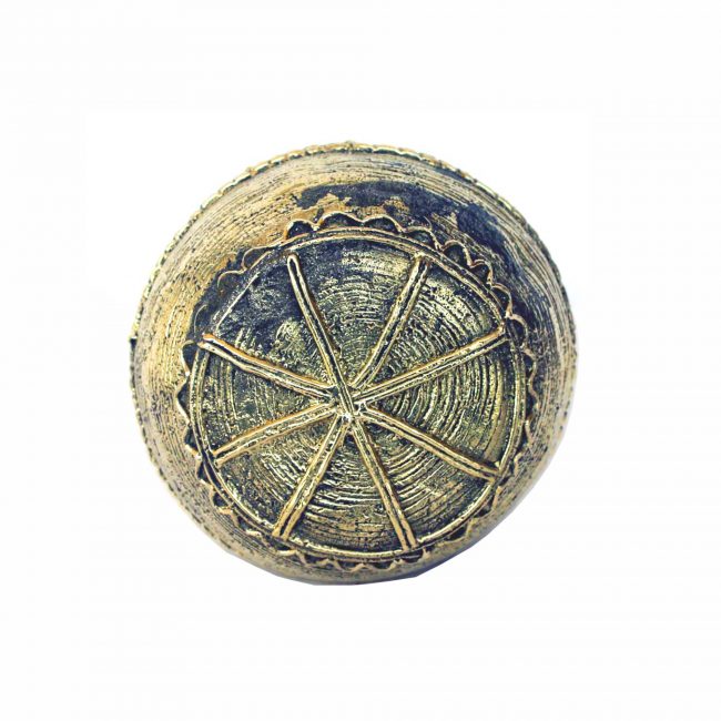 Handcrafted Metal Mano