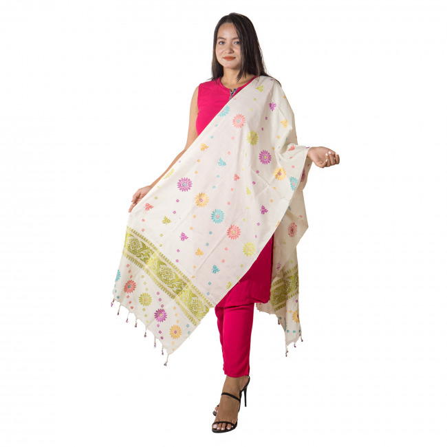 Handwoven Jumgra Stole Made From Pure Eri Silk