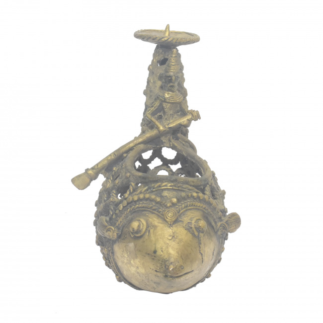 Handcrafted Metal Fish Pen Stand