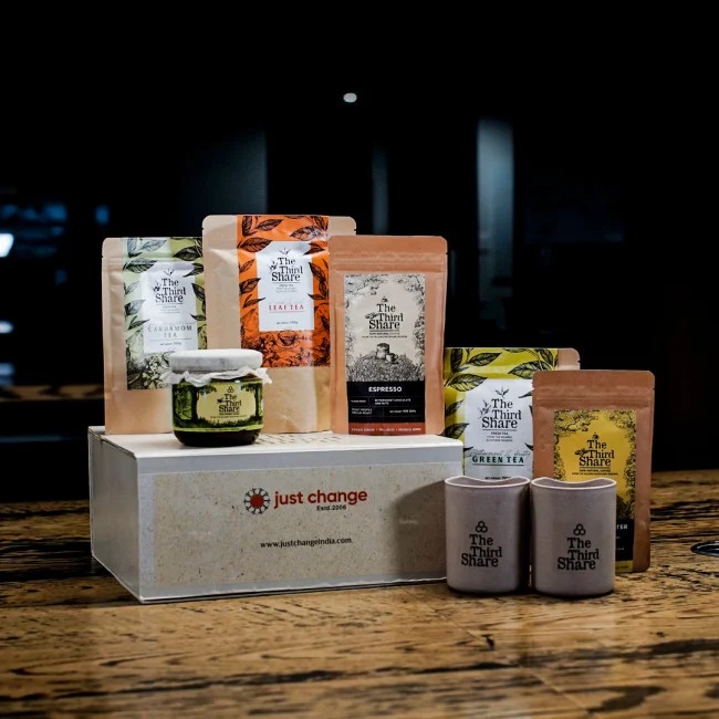 Nilgiris Premier Gift Hamper (950 Grams)