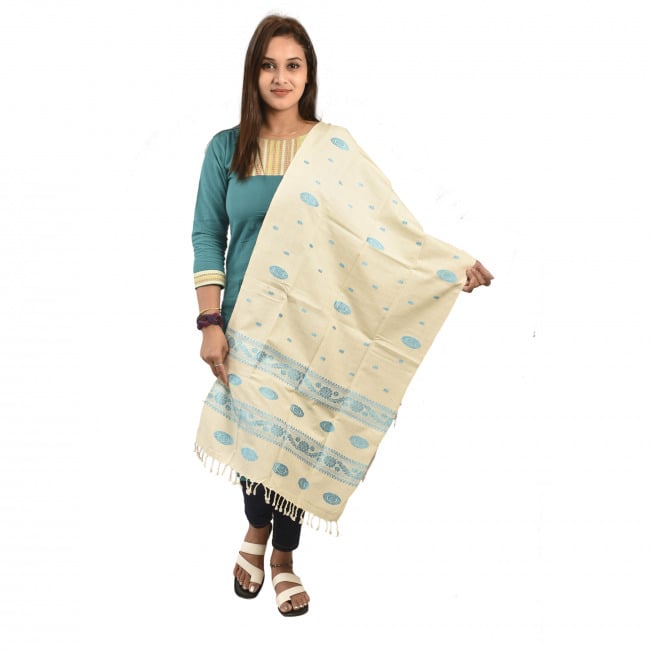 Hand Woven Traditional Eri Silk Stole By Tribal Artisans of Assam