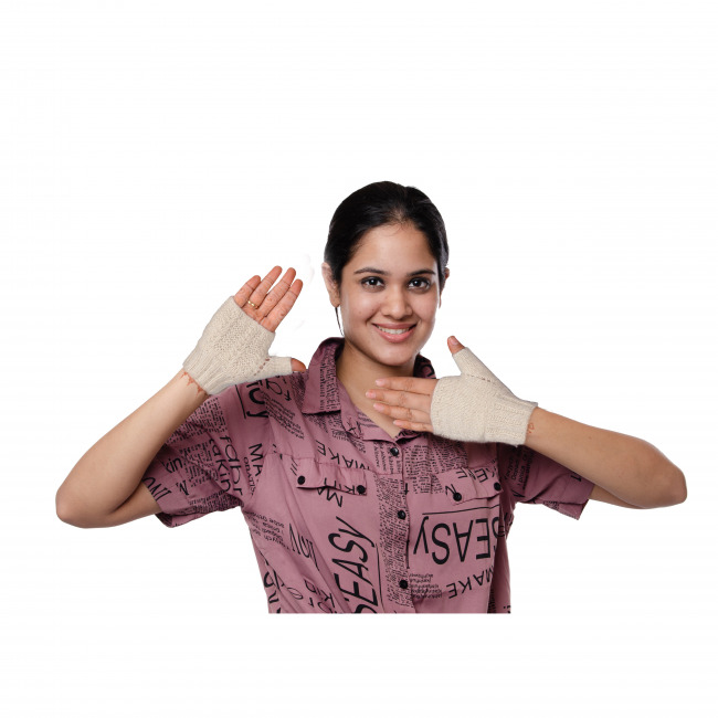 Handwoven White Pashmina Gloves Leh