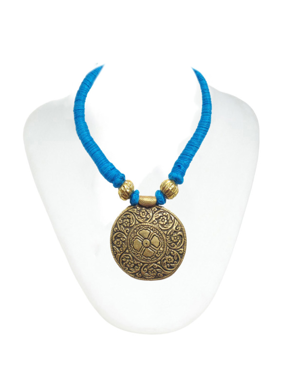 Handcrafted Stylish Metal Light Blue Single Thread Necklace
