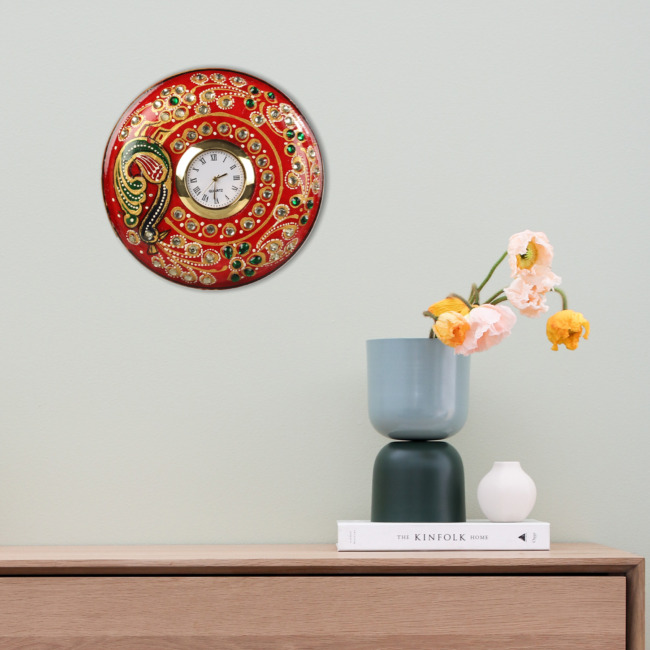 Handmade Marble Meenakari Peacock Round Table Watch
