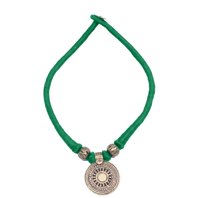 Handcrafted Stylish Metal Green Single Thread Necklace
