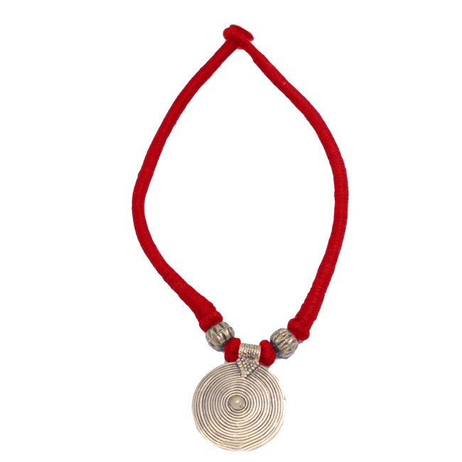 Handcrafted Stylish Metal Red Single Thread Necklace